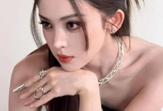 古力娜扎穿抹胸黑裙美爆了！雪肤玉貌身材曼妙性感撩人