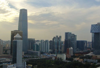 北京的尴尬 一架小飞机撞出低空防护缝隙