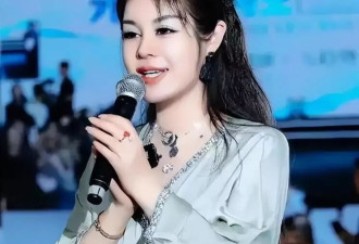 结束四段婚姻,55岁她再找25岁男友,3月内砸5000万,今官宣生女