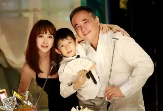 胡静一家三口罕见同框 16岁儿子是高颜值清爽少年