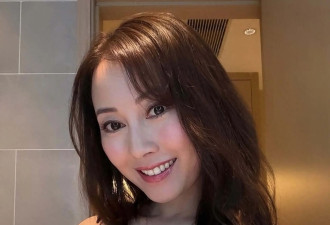 港知名女星秀丰满身材险走光 被指修图严重 真人和照片两个样