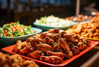 曾是冷战象征 美国自助餐“吃到饱”文化为何衰落？