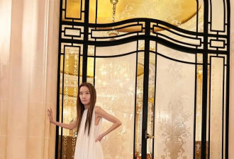 77岁Vera Wang生日照太逆天！17岁身材、27岁穿搭、37岁状态…