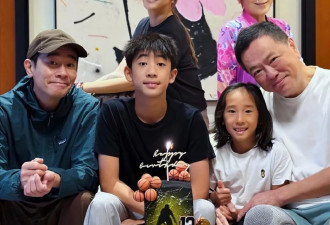 陈小春儿子13岁生日照曝光 1家6口好温馨 大宝像爸爸小宝像外婆