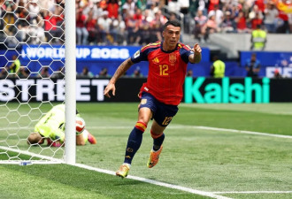 世界杯：西班牙3-0奥地利晋级16强 奥亚萨瓦尔双响