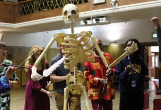 美国“分裂”了250年 英国人又是如何纪念？