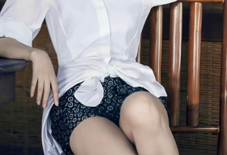 57岁许晴晒出最新活动美照，成熟丰盈身材展现绝美曲线，网友赞