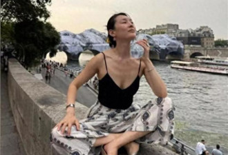她是大家熟悉的演员，不拍戏在法国洗碗谋生
