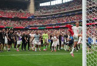 首个世界杯8强产生！摩洛哥3-0完胜加拿大