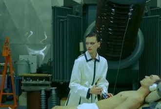 捷克共和国新人男模，身材绝了！