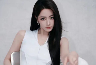 迪丽热巴高智风穿搭，剪裁立体完美呈现，超显高级的老钱感
