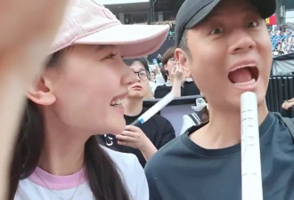演员任重孙骁骁婚后首次同框出镜,素颜现身薛之谦演唱会