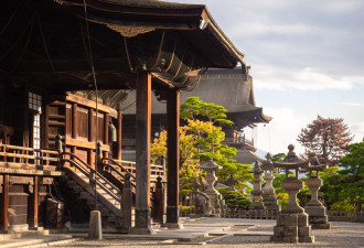 不满修行太苦！他竟一把火烧毁600年古寺