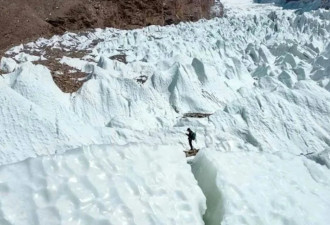 登山队在慕士塔格峰遭遇暴风雪 3人遇难1人失联