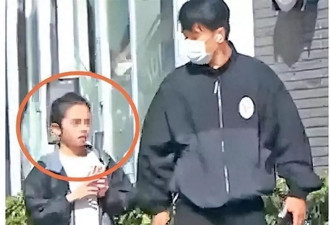 12岁小糯米近照惊艳全网!身高直逼1米7,父母陪伴差距太破防