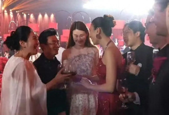 王宝强携女友冯清现身婚礼，大方与众人寒暄，交往8年不领证