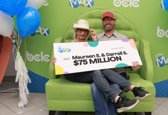 准备环游世界啦！BC夫妇赢得乐透Max7000万超级大奖