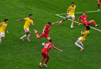 世界杯：瑞士点球战4-3哥伦比亚！追平队史最佳