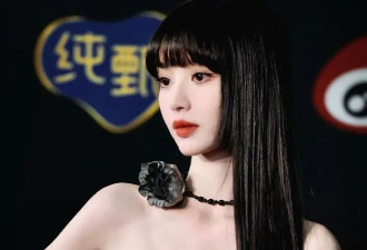 田曦薇晒出盛夏清凉写真，当可爱与性感结合，诠释轻熟美丽