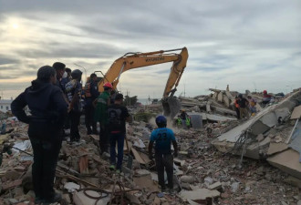 地震只是最后一击 海滨小城的两周自救与三重崩塌
