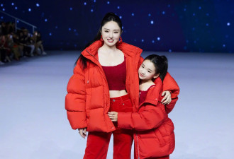 董璇与小酒窝同台牵手走秀 “母女花”亲密贴贴好养眼