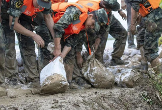 广西大雨捐款炸出一群"牛鬼神蛇" 流量明星成笑话