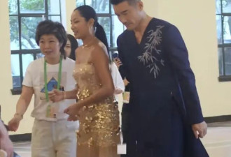 55+胡兵与瞿颖又在一起，在他们身上，学会了与岁月达成和解