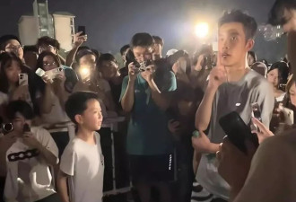 女主持烧伤毁容，离婚后收废品养家