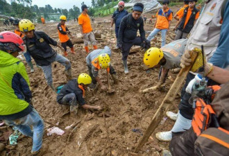 中国急撤1.7万人 部署17万人待命