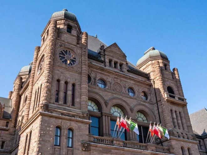 安省议会大楼,位于多伦多 Queen's Park。