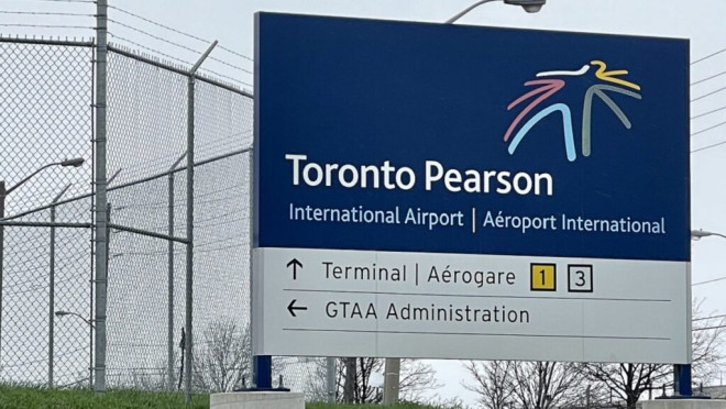 多伦多皮尔逊国际机场外部标识。CITYNEWS/Nick Westoll