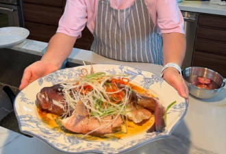 专程回中国学做菜 留学生毕业改行“上门做饭”