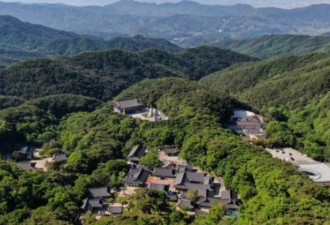 12男12女走进同一寺院 共有8对成功配对