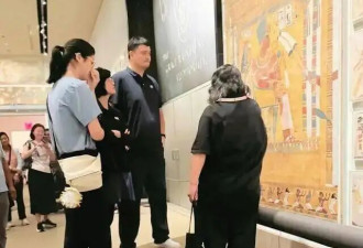姚明16岁女儿近照曝光，身高竟超父亲肩膀，体重近200斤