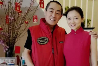嫁给张艺谋15年,陈婷母亲近照曝光,戴着玉镯满脸富态