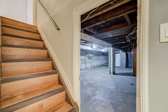 19 Robinson Avenue Toronto
