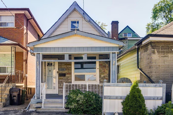 19 Robinson Avenue Toronto