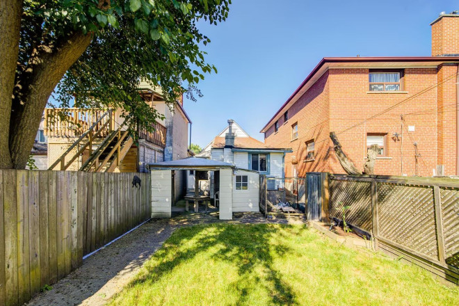 19 Robinson Avenue Toronto