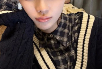女顶流的生意，毁了多少年轻女孩