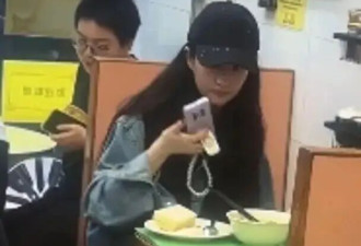 香港茶记偶遇刘亦菲！无戏拍两年，素颜状态堪比大学生