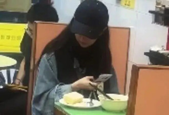 香港茶记偶遇刘亦菲！无戏拍两年，素颜状态堪比大学生
