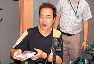 他曾与四大天王齐名，被包养十年后，当了和尚