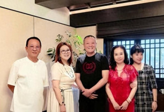 张艺谋没想到，苦干42年，给岳父岳母做了嫁衣