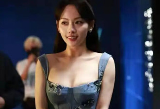 40岁张嘉倪离婚后首次晒美照，一改往日端正典雅，展现极致性感