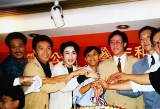 向太曝演员6年片酬暴涨250倍，陈年恩怨再起，周星驰成最大争议焦点