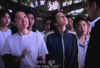女演员千万别整容 看《功夫女足》迪丽热巴张小斐同框 就懂了