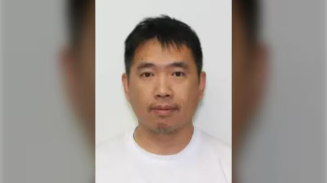 Jianwei “John” Fan，44 岁，多伦多，约克区警方正在通缉他，涉嫌绑架案件。 (约克区警方)