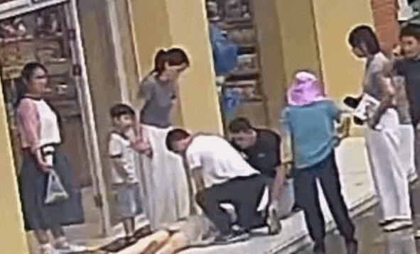 “谁来救救我的小孩！”上海医生休假中“撇下”妻儿