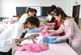 一位职校老师的来信：当幼教专业从我的学校消失