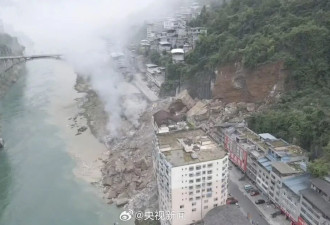 重庆彭水山体垮塌，有人员被埋，现场曝光